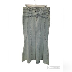 NWT women's BDG (Urban Outfitters) denim maxi skirt sz m